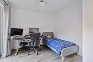 Photo 8- click for photo gallery